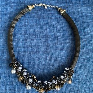black & shiny bead necklace.
